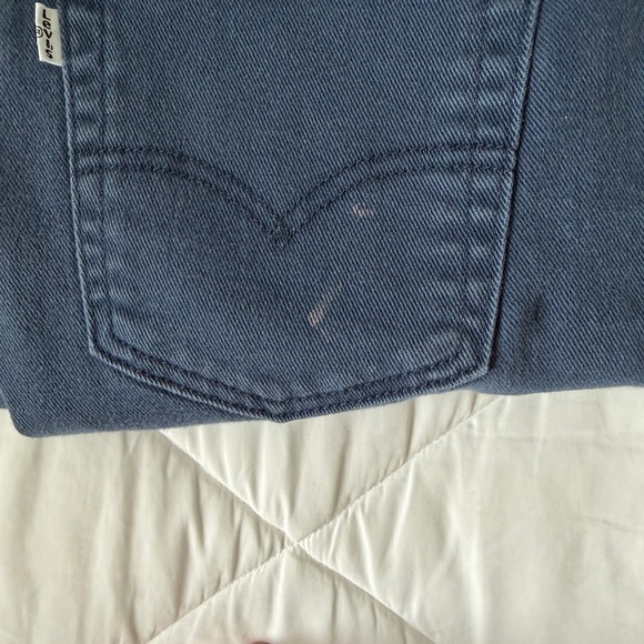 Men Navy Levis - Picture 3 of 3